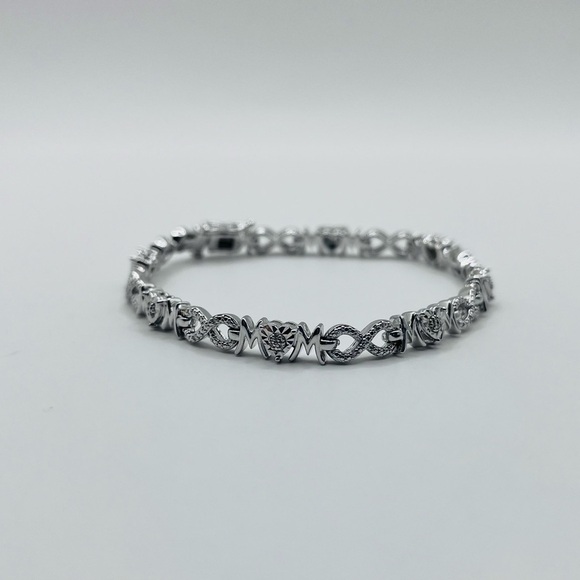 Beautiful MOM Diamond Accented Bracelet - Picture 4 of 8
